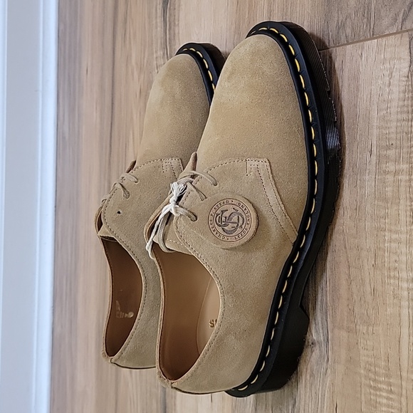 Dr. Martens 1461 MADE IN ENGLAND BUCK SUEDE ALMOND BEIGE MEN SHOES,US 7 - Picture 2 of 15